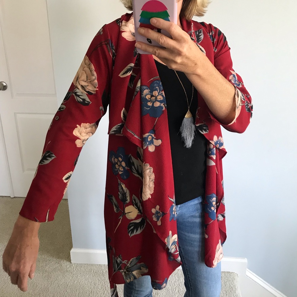 SIZE SMALL Red Floral Kimono - Picture 3 of 7